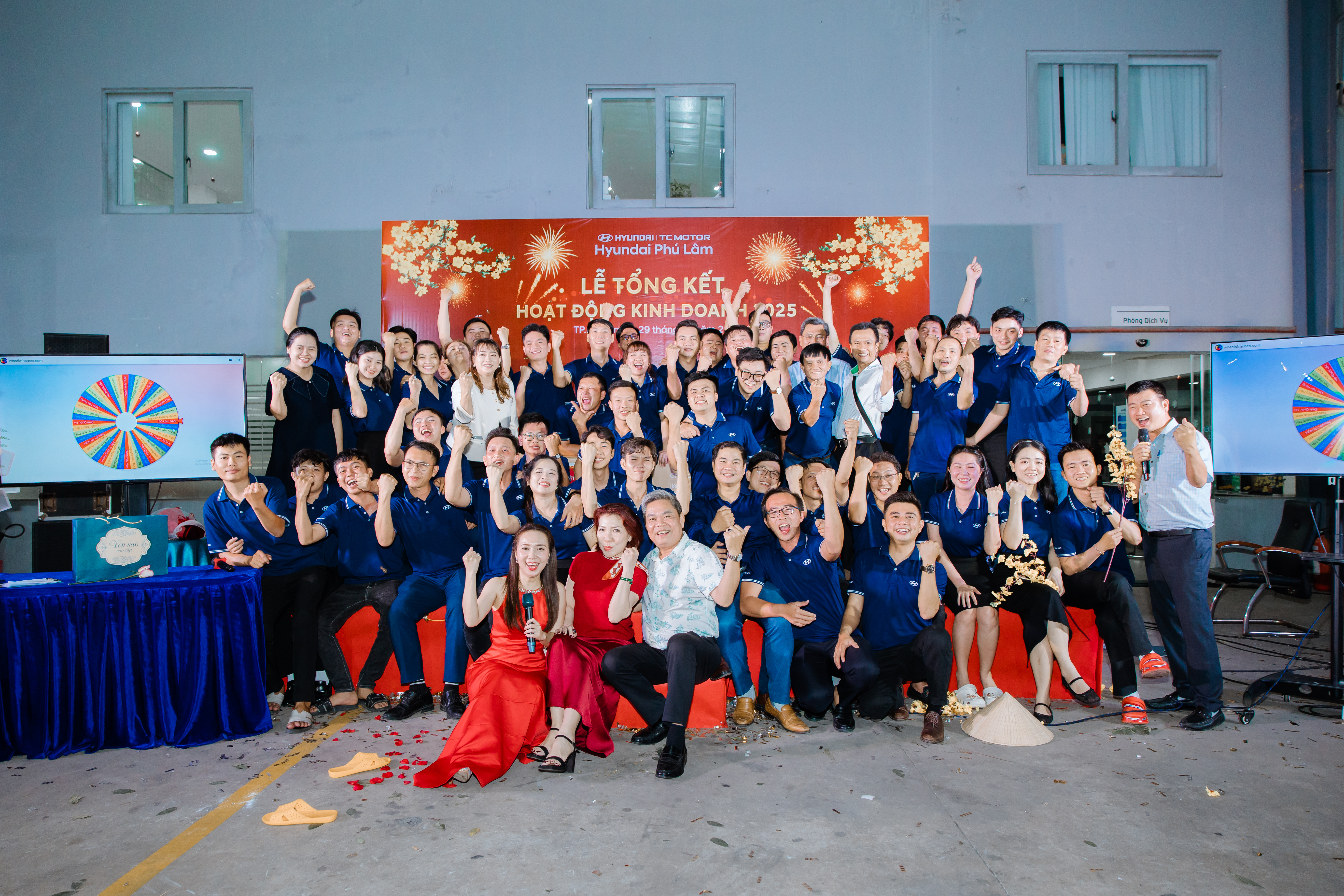 TẤT NIÊN 2025: KHÉP LẠI HÀNH TRÌNH TỰ HÀO, KHAI MỞ TƯƠNG LAI RỰC RỠ